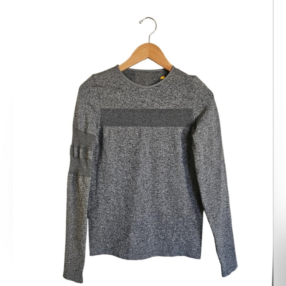 C&C California Women's Gray Textured Mesh Long Sleeve Athletic Top Size M